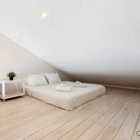 Agrupadas, Family With Amazing Location