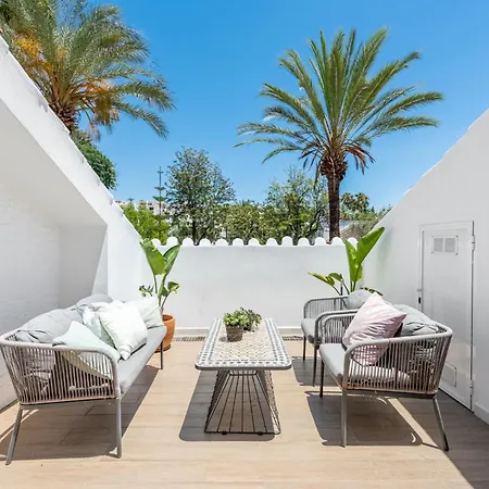 Apartment Agrupadas, Family With Amazing Location Marbella